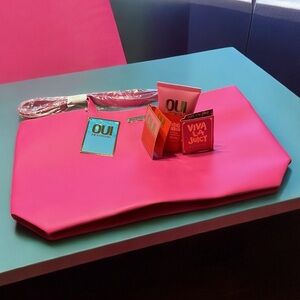 JUICY COUTURE OUI 3 PC SET WITH PINK TOTE